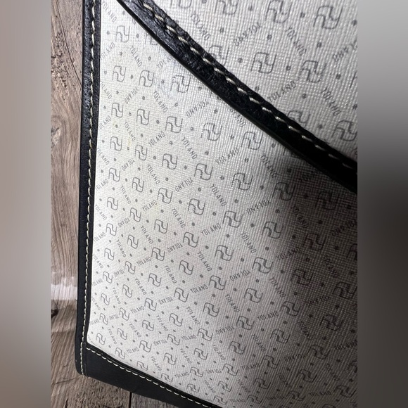 YOLAND VINTAGE MONOGRAM LEATHER CLUTCH - Picture 5 of 14